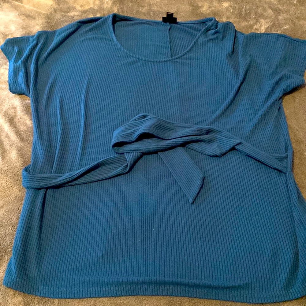 Worthington dress shirt with tie front or back